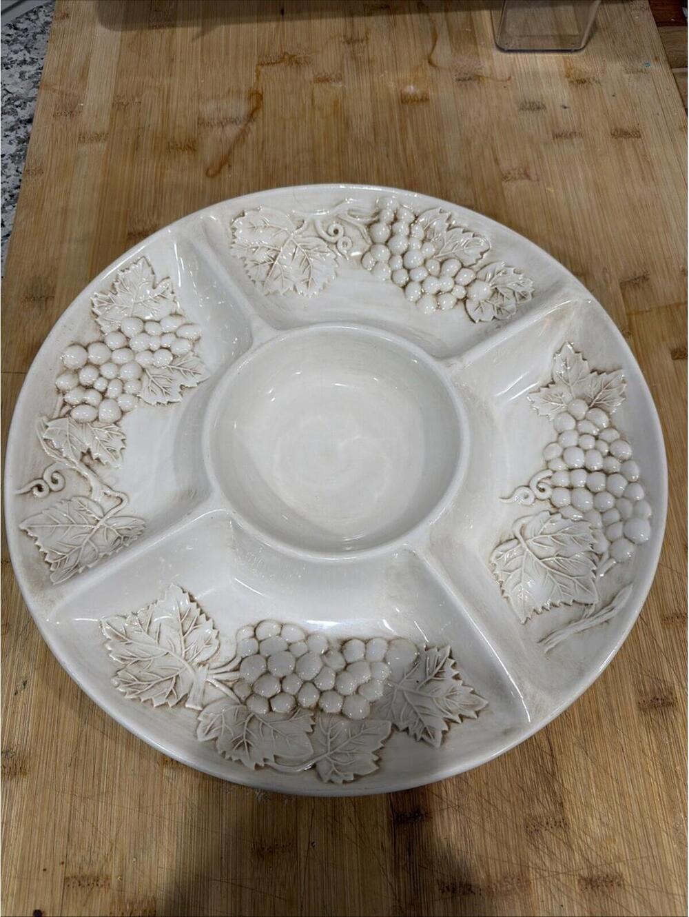 Embossed Harry and David 14” Serving Tray Holiday Portugal Grapevine Chip & Dip*